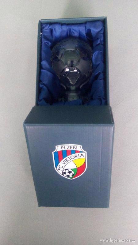 Prodám pamětní trofej FC Viktoria Plzeň - foto 1