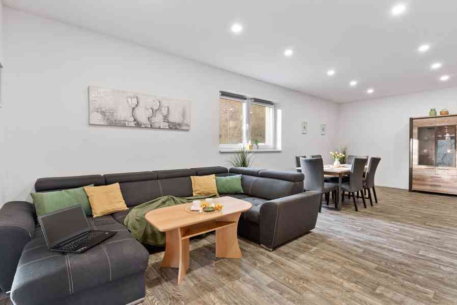 Prodej rodinného domu 4+kk s pozemkem 2028 m², Hrdlořezy - foto 11