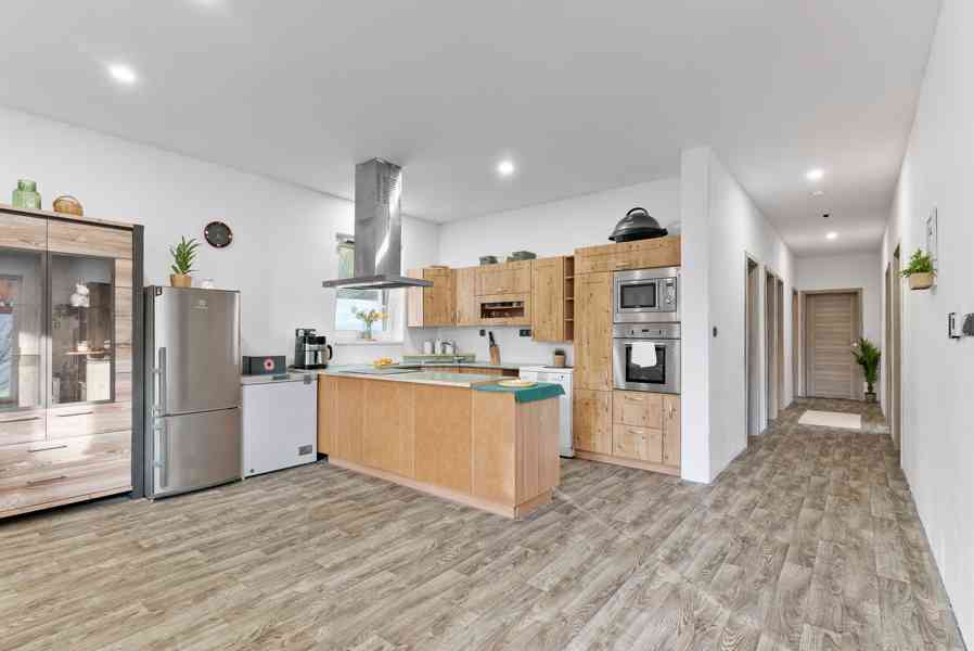 Prodej rodinného domu 4+kk s pozemkem 2028 m², Hrdlořezy - foto 13