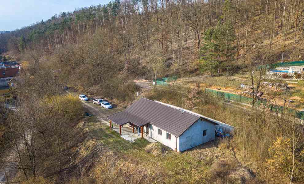 Prodej rodinného domu 4+kk s pozemkem 2028 m², Hrdlořezy - foto 5