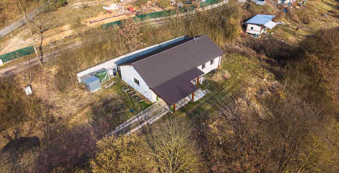 Prodej rodinného domu 4+kk s pozemkem 2028 m², Hrdlořezy - foto 3
