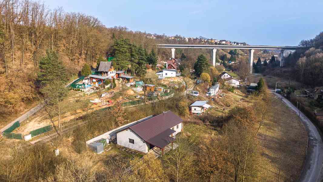 Prodej rodinného domu 4+kk s pozemkem 2028 m², Hrdlořezy - foto 4