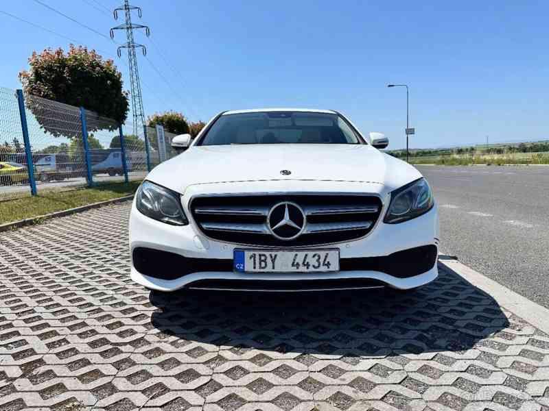 Mercedes-Benz Třídy E 2,0 E220d 4MATIC 143kW - foto 2