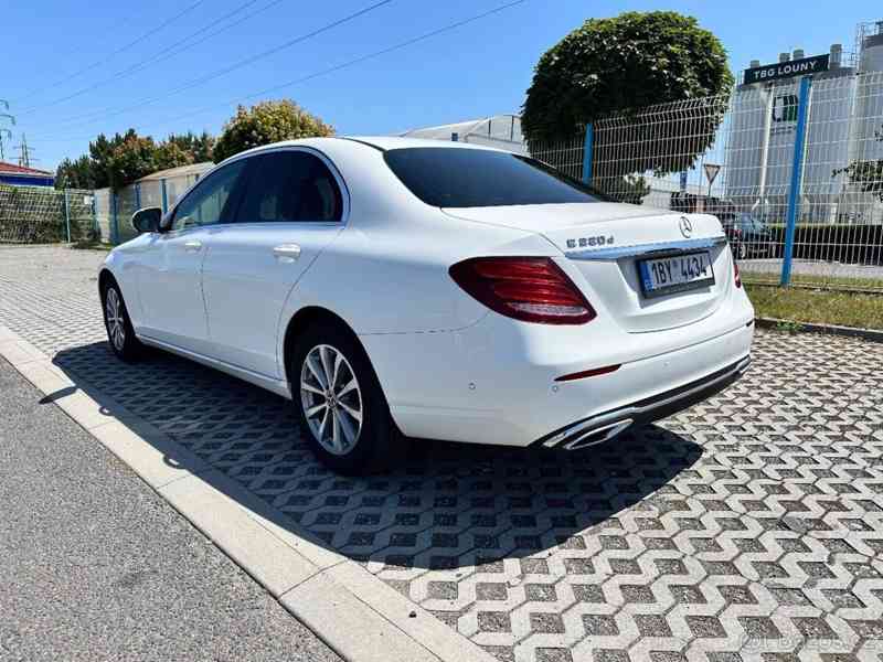 Mercedes-Benz Třídy E 2,0 E220d 4MATIC 143kW - foto 12