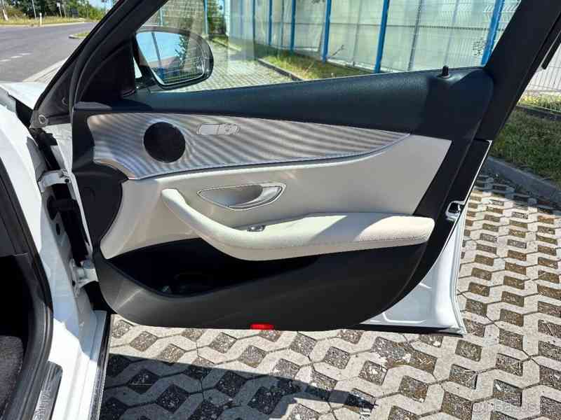 Mercedes-Benz Třídy E 2,0 E220d 4MATIC 143kW - foto 13