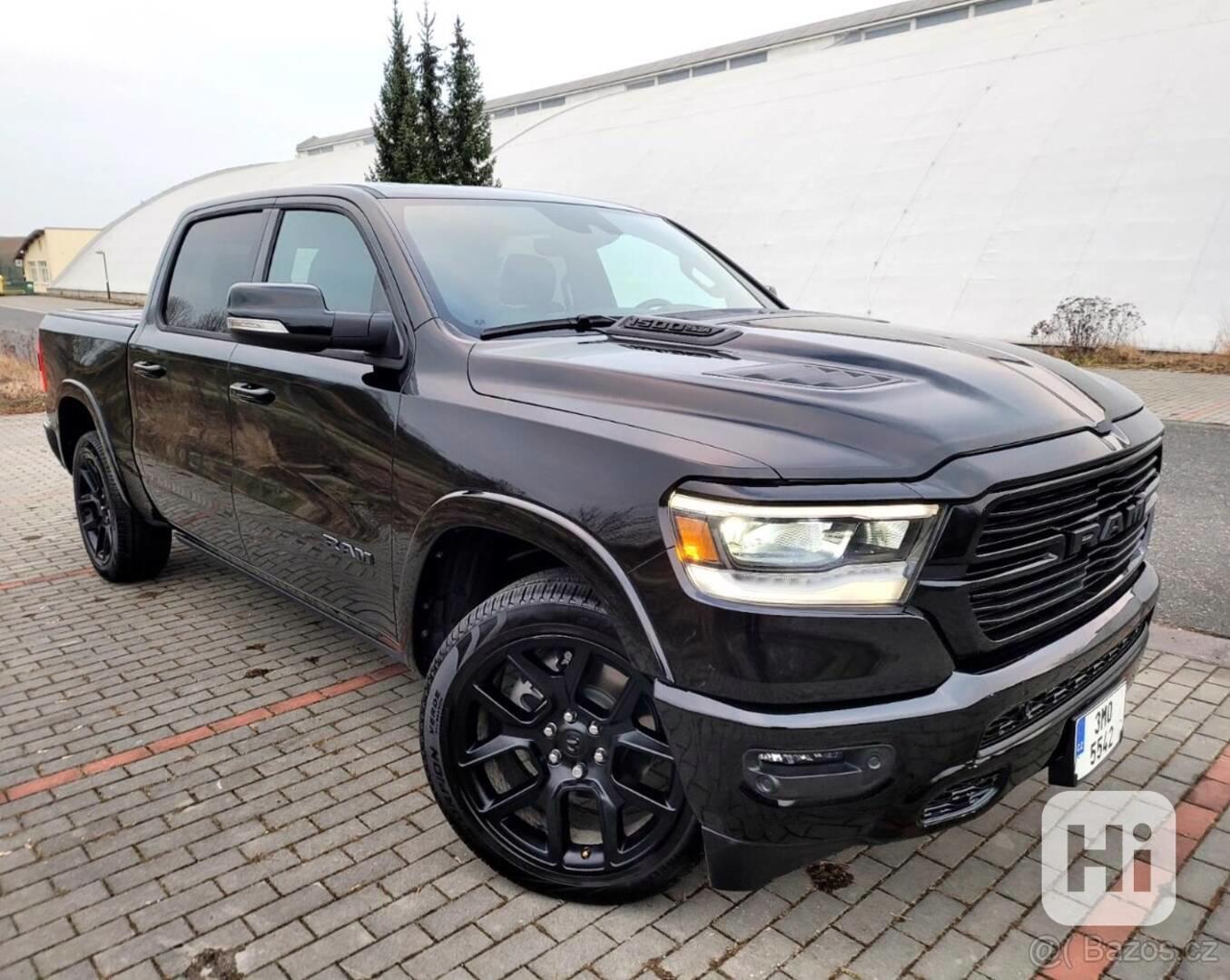 RAM 1500 LARAMIE CREW CAB 4X4, Night edition   - foto 1