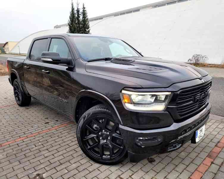 RAM 1500 LARAMIE CREW CAB 4X4, Night edition   - foto 1