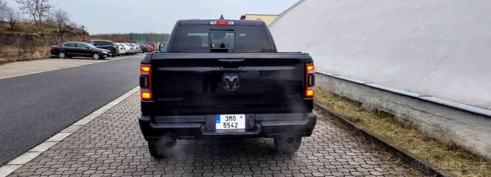 RAM 1500 LARAMIE CREW CAB 4X4, Night edition   - foto 15