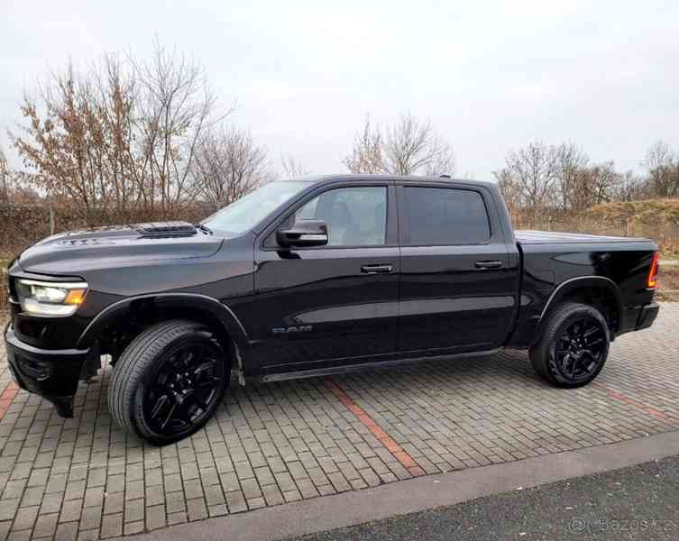 RAM 1500 LARAMIE CREW CAB 4X4, Night edition   - foto 11