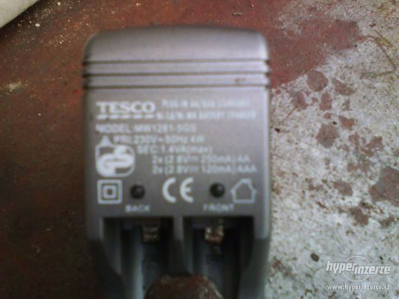 Nabíječka baterií Tesco - foto 9