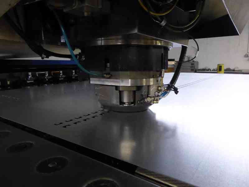 Vysekávací lis Trumpf Trumatic 5000 R - bazar - Hyperinzerce.cz