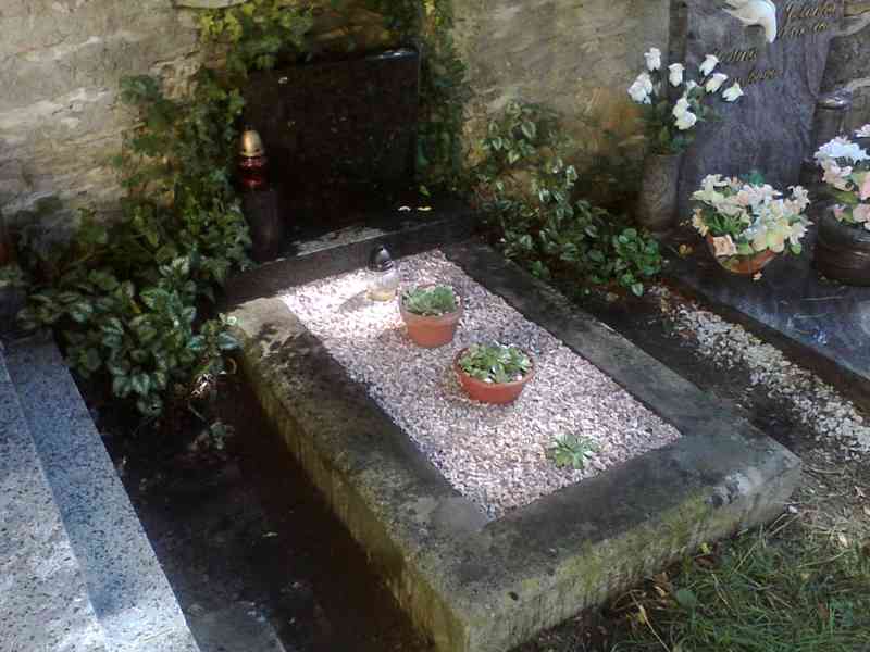 Přenechám urnový hrob, hřbitov Zámeček v Hradci Králové