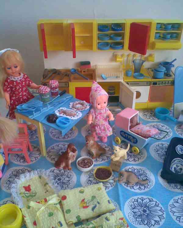 Retro nábyteček s panenkami - foto 4