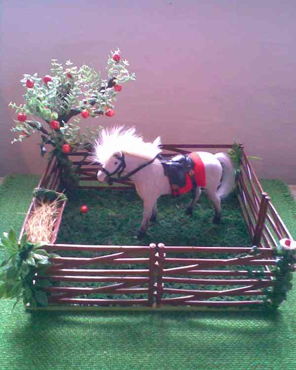 Retro nábyteček s panenkami - foto 12