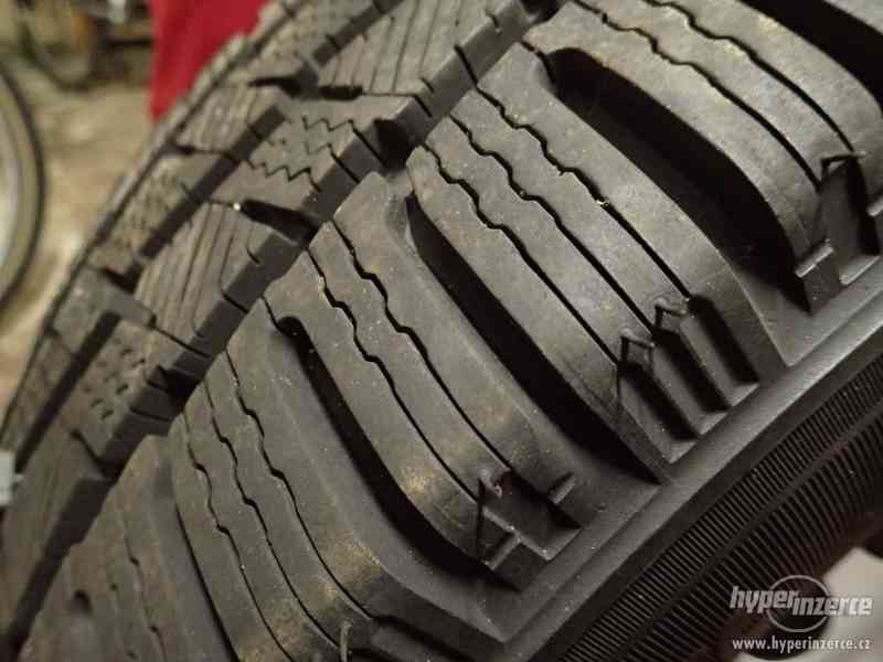 Zimní pneu na VWT5 - foto 3