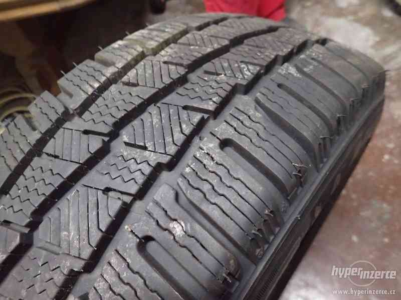 Zimní pneu na VWT5 - foto 5