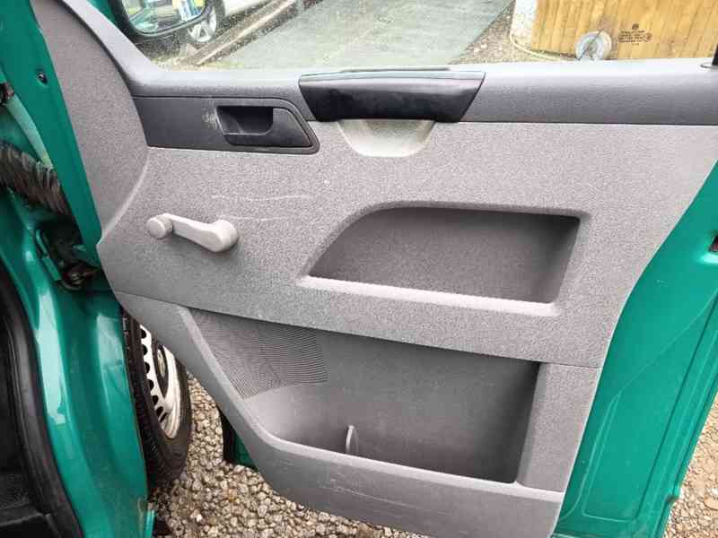 VOLKSWAGEN Transporter 2,5D 9-Míst MINIBUS 96KW - foto 15