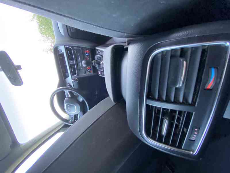 Audi A4 Avant 2.0 TDi NAVI 105kW - foto 19
