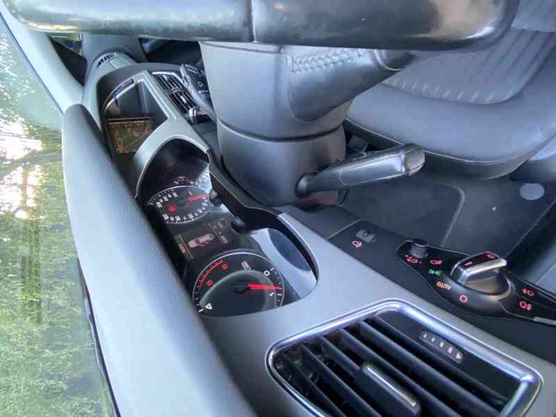 Audi A4 Avant 2.0 TDi NAVI 105kW - foto 13