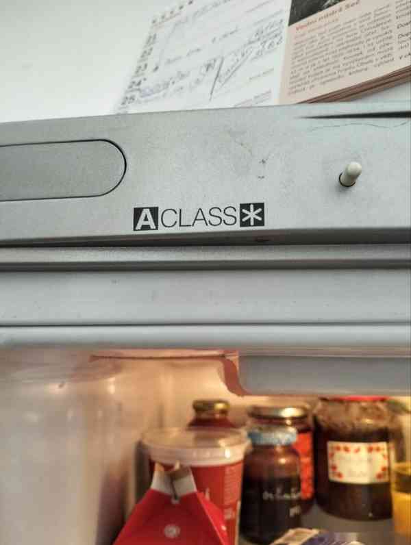 Náhradní sklo do lednice Indesit - foto 4