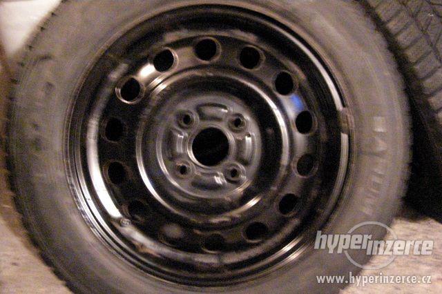 Prodám 4 ks použité zimní pneu na discích. 165/70 R14 - foto 3