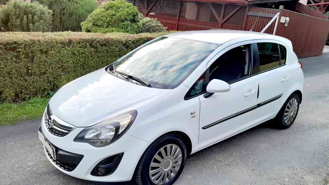 Velice zachovalý málo jetý velice úsporný Opel Corsa 16V LPG - foto 1