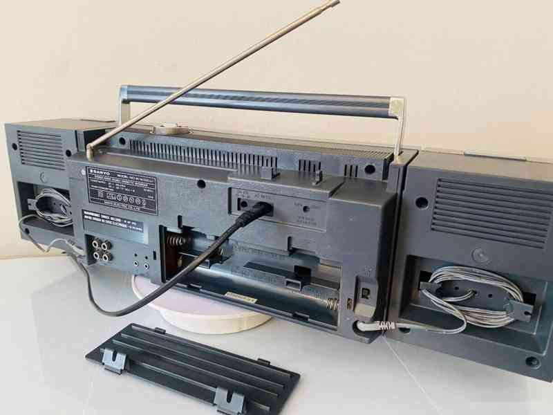 Radiomagnetofon Sanyo M-W22LU, rok 1985 - foto 17