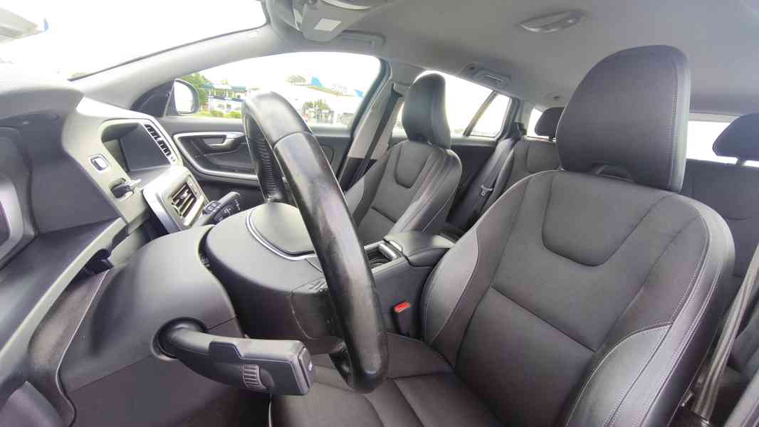 Volvo V60 D3 2.0,110kW,ČR,bez AdBlue,garážován - foto 15