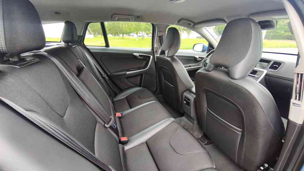 Volvo V60 D3 2.0,110kW,ČR,bez AdBlue,garážován - foto 17