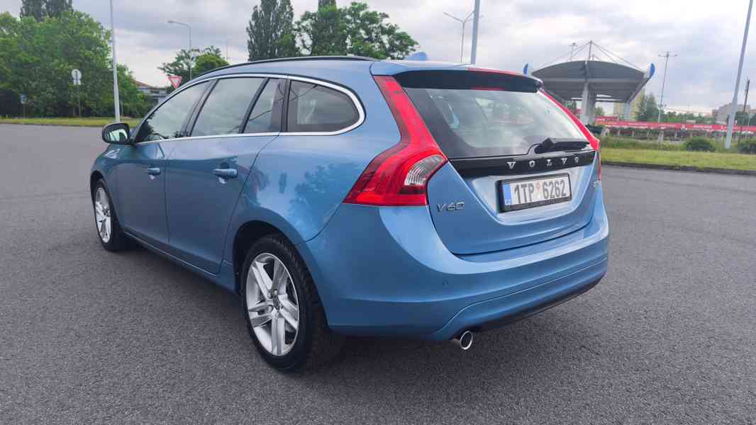 Volvo V60 D3 2.0,110kW,ČR,bez AdBlue,garážován - foto 6