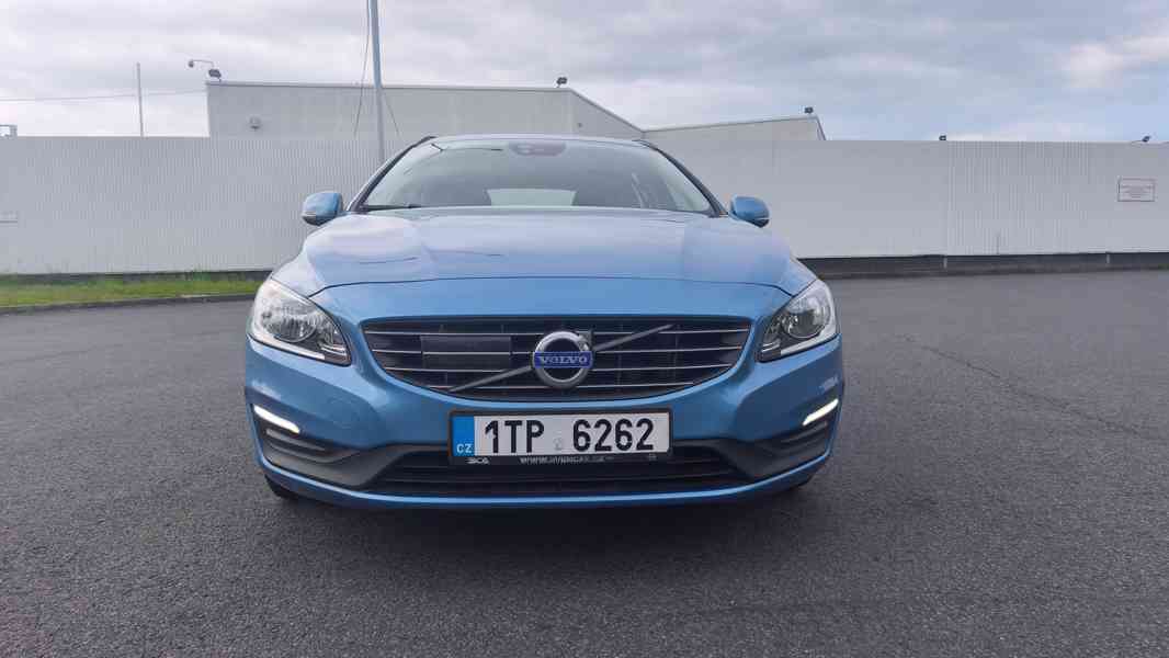 Volvo V60 D3 2.0,110kW,ČR,bez AdBlue,garážován - foto 2
