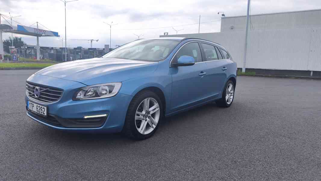 Volvo V60 D3 2.0,110kW,ČR,bez AdBlue,garážován - foto 1