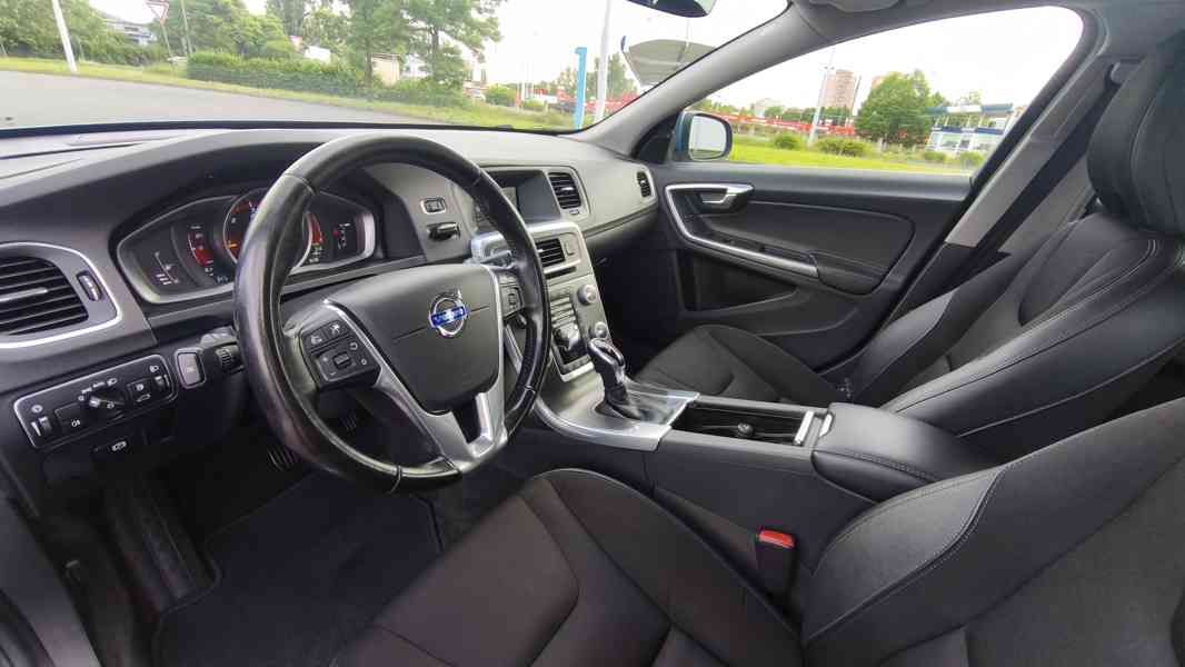 Volvo V60 D3 2.0,110kW,ČR,bez AdBlue,garážován - foto 9