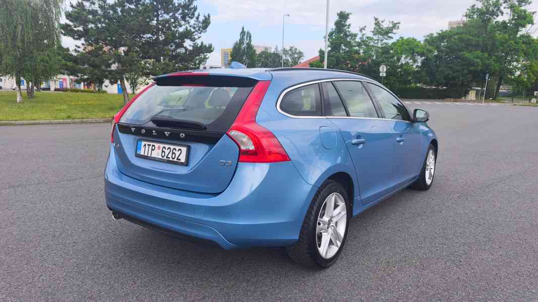 Volvo V60 D3 2.0,110kW,ČR,bez AdBlue,garážován - foto 4