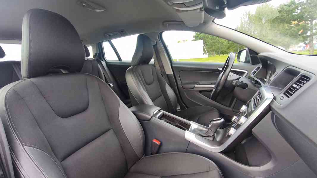 Volvo V60 D3 2.0,110kW,ČR,bez AdBlue,garážován - foto 16