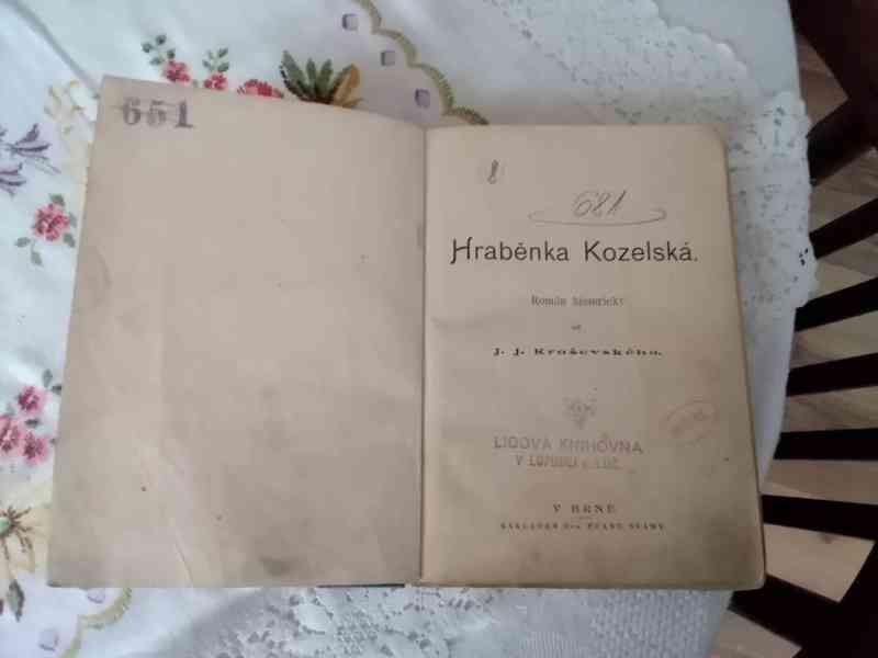 Hraběnka Kozelská, Doktor Paprika (jeho příhody a nehody) - foto 2