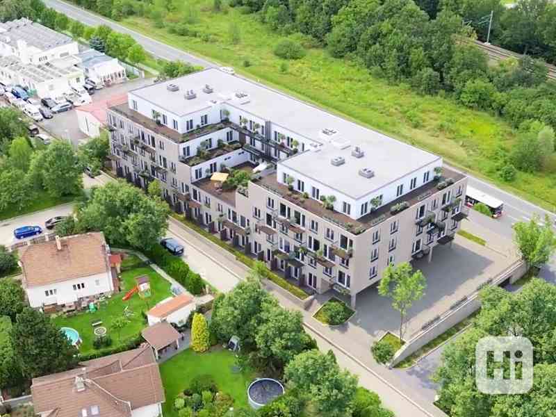 Moderní rodinný byt 3+kk s balkonem v blízkosti přírody na Praze 9 v projektu Zelené kaskády. - foto 17