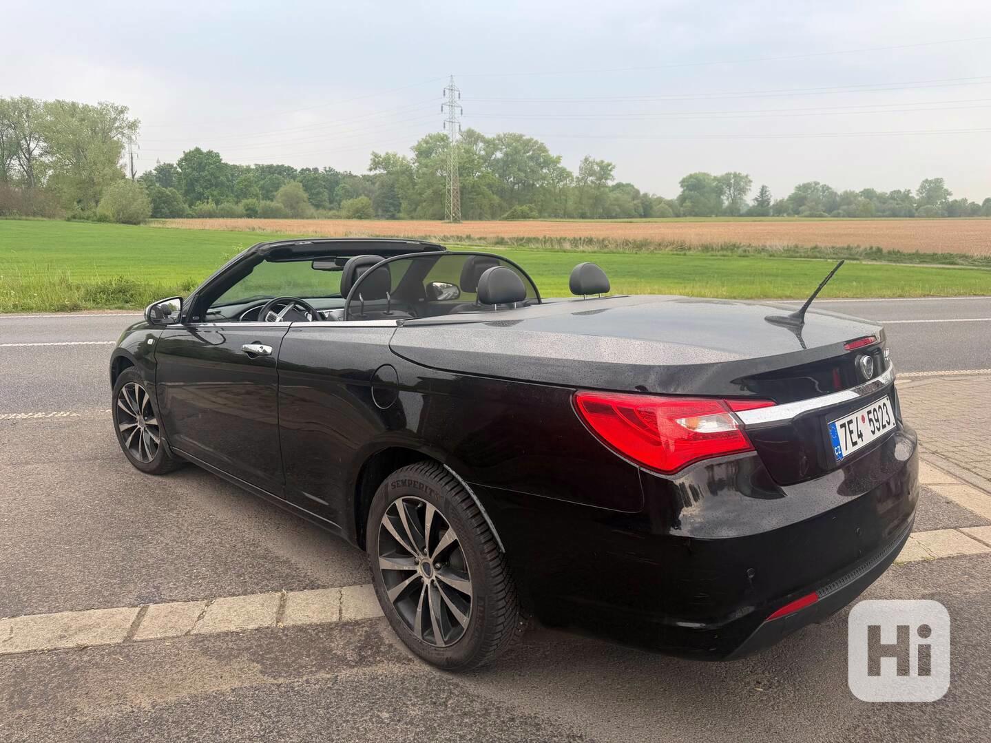 Lancia Flavia 200S Kabrio 2,4 i limited 2012 - foto 1