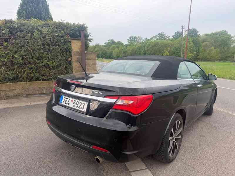 Lancia Flavia 200S Kabrio 2,4 i limited 2012 - foto 5