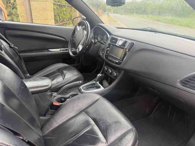 Lancia Flavia 200S Kabrio 2,4 i limited 2012 - foto 13