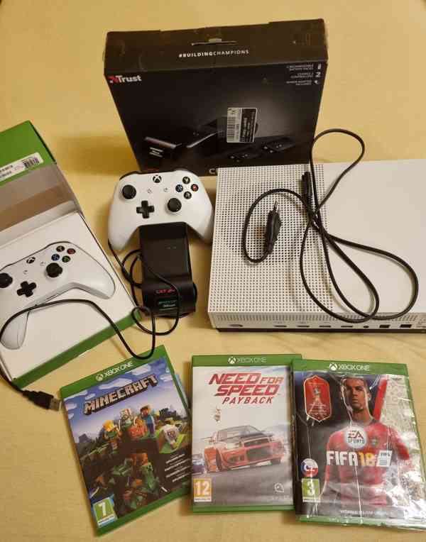 Xbox one S 2×ovladač , nabíjecí stojan, hry×3 - foto 10