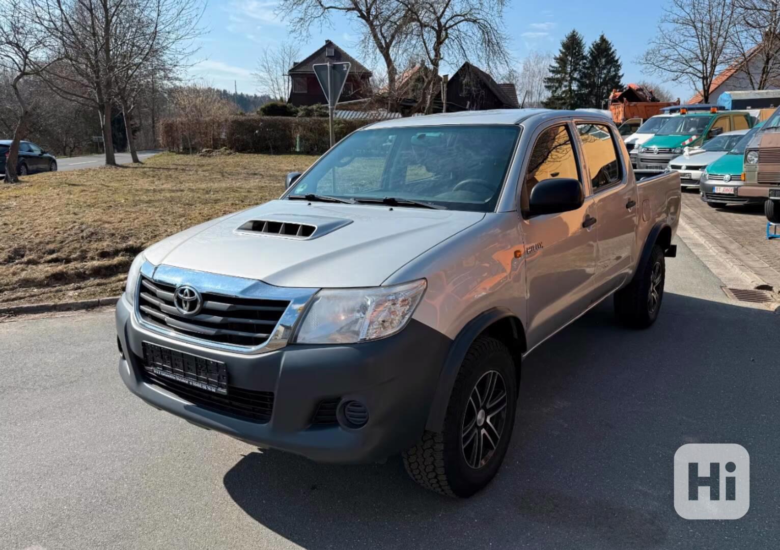 Toyota Hilux 2,5 D-4D 4X4 106kw - foto 1