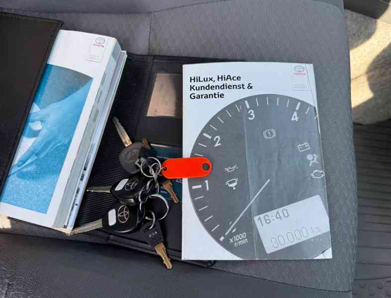 Toyota Hilux 2,5 D-4D 4X4 106kw - foto 15