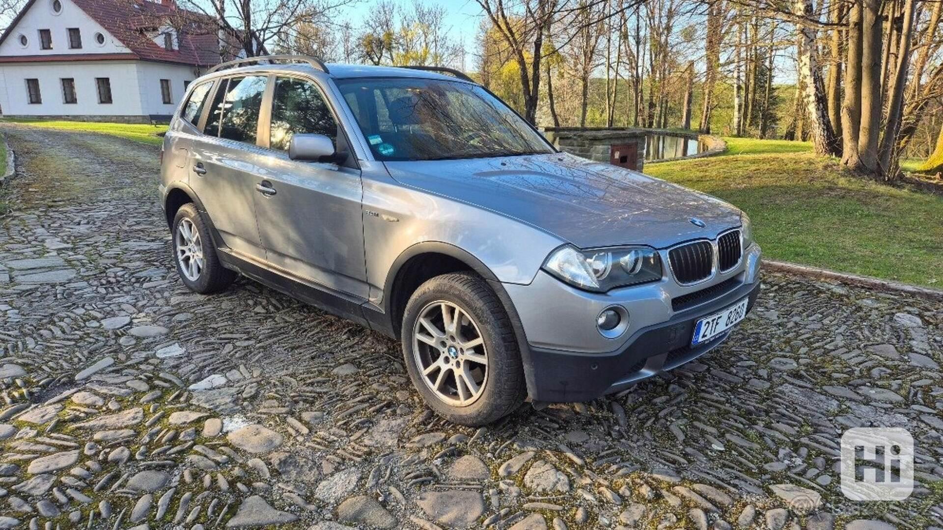 BMW X3 2,0   i benzín - foto 1
