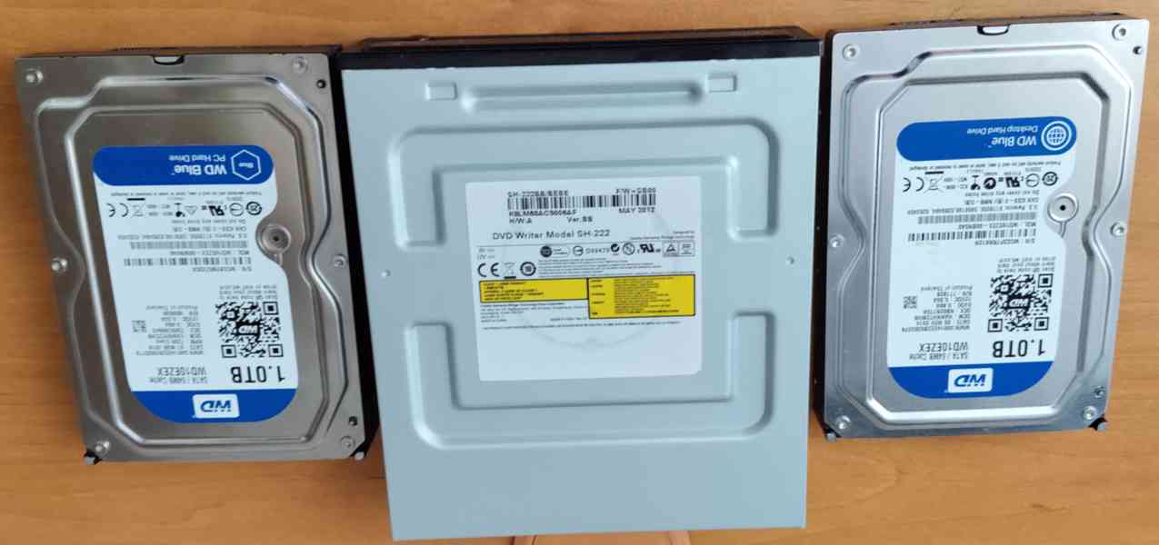 Prodám dva HD Western Digital + vypalovačku DVD, CD Samsung - foto 2