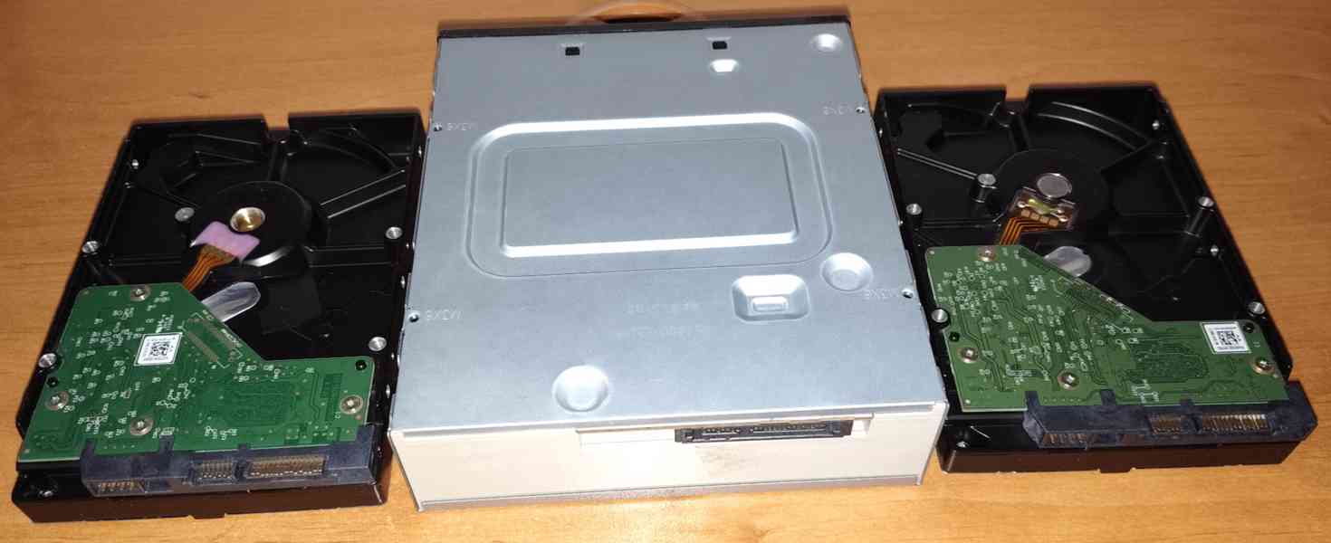 Prodám dva HD Western Digital + vypalovačku DVD, CD Samsung - foto 4