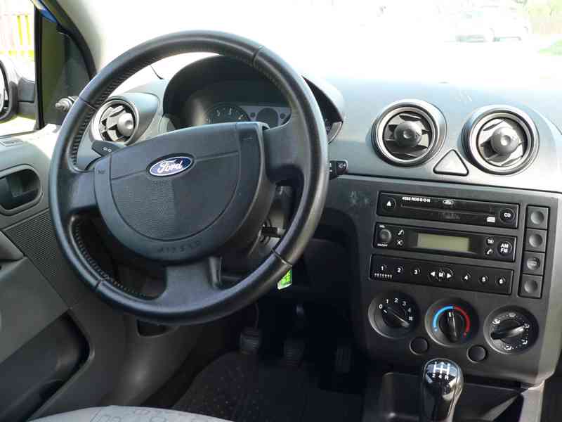 Ford Fiesta - foto 13