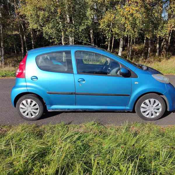 Peugeot 107 1,0   r.v.2011 - foto 2