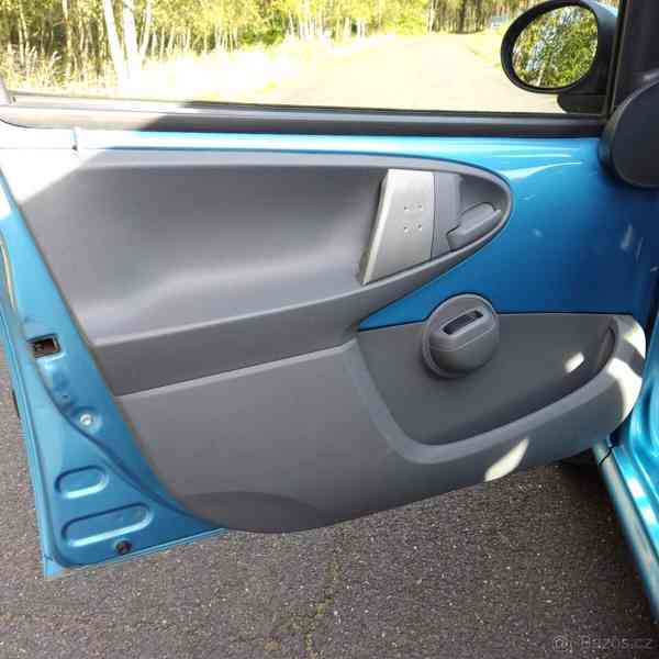 Peugeot 107 1,0   r.v.2011 - foto 7