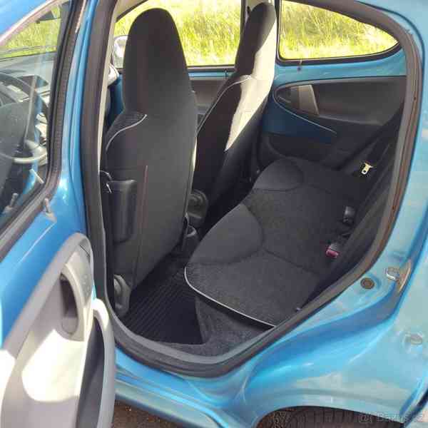 Peugeot 107 1,0   r.v.2011 - foto 12